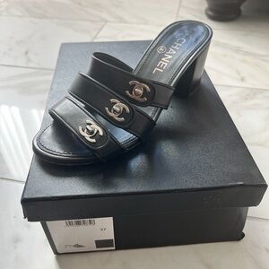 CHANEL black sandle open toe shoes 3" block heel 37 eurpoean cc logo size 7